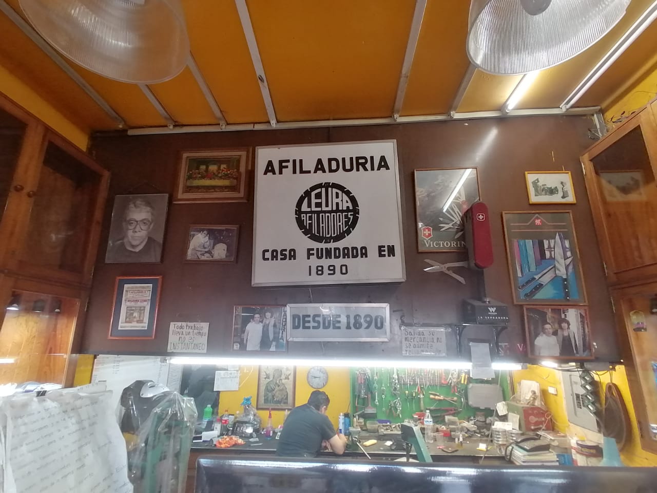 Afiladuría Leura